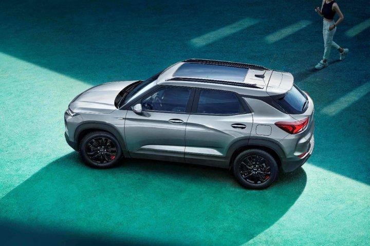 Mẫu xe này sở hữu ngoại hình thể thao. Mẫu xe này sở hữu ngoại hình thể thao.