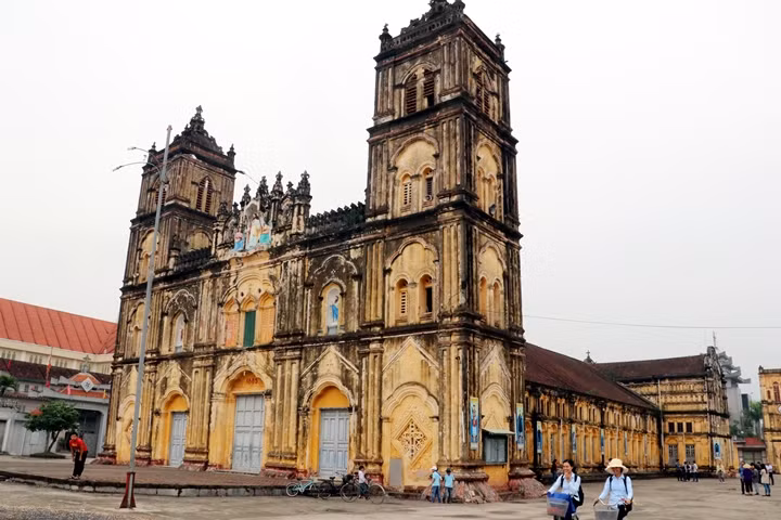 Đại tu Nhà thờ chính tòa Bùi Chu phù hợp với nguyện vọng của giáo dân ảnh 2