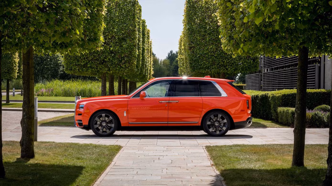 Đại gia được gắn tên cho 10 màu độc xe Rolls-Royce ảnh 1