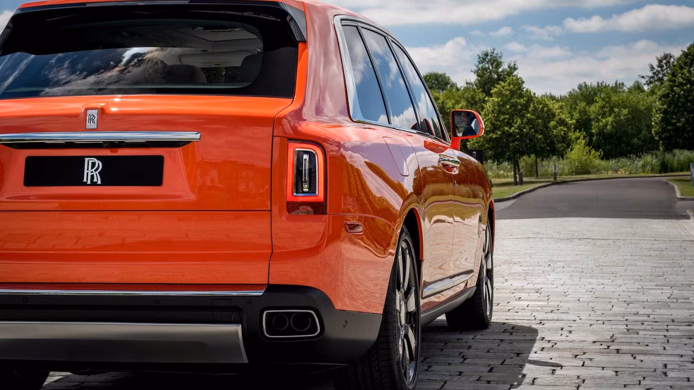 Đại gia được gắn tên cho 10 màu độc xe Rolls-Royce ảnh 2