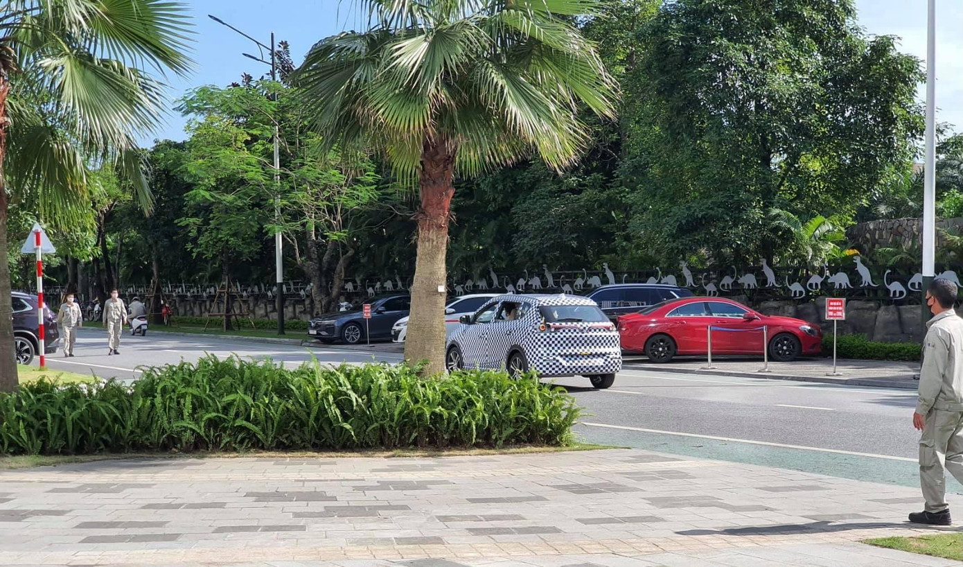 Đuôi xe có một số khác biệt nhỏ so với hình ảnh công bố trước đây. Ảnh: Facebook