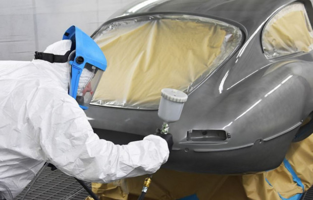 Xe sang bị 'bỏ quên' trong rừng 30 năm được định giá bạc tỷ ảnh 7