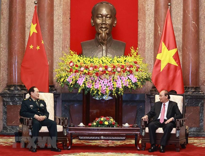 Chủ tịch nước Nguyễn Xuân Phúc tiếp Bộ trưởng Quốc phòng Trung Quốc Ngụy Phượng Hòa. (Ảnh: Thống Nhất/TTXVN) Chủ tịch nước Nguyễn Xuân Phúc tiếp Bộ trưởng Quốc phòng Trung Quốc Ngụy Phượng Hòa. (Ảnh: Thống Nhất/TTXVN)