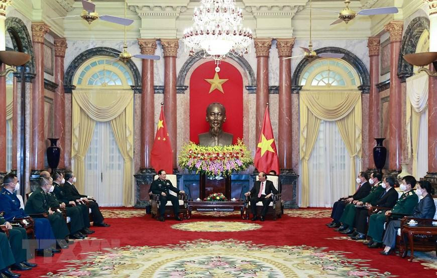 Chủ tịch nước Nguyễn Xuân Phúc tiếp Bộ trưởng Quốc phòng Trung Quốc Ngụy Phượng Hòa. (Ảnh: Thống Nhất/TTXVN) Chủ tịch nước Nguyễn Xuân Phúc tiếp Bộ trưởng Quốc phòng Trung Quốc Ngụy Phượng Hòa. (Ảnh: Thống Nhất/TTXVN)