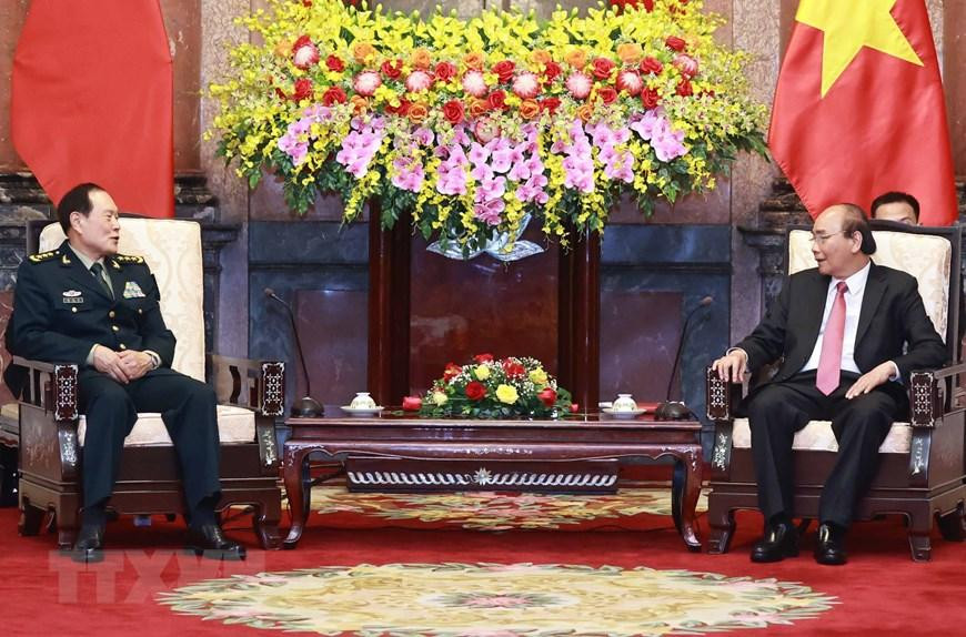 Chủ tịch nước Nguyễn Xuân Phúc tiếp Bộ trưởng Quốc phòng Trung Quốc Ngụy Phượng Hòa. (Ảnh: Thống Nhất/TTXVN) Chủ tịch nước Nguyễn Xuân Phúc tiếp Bộ trưởng Quốc phòng Trung Quốc Ngụy Phượng Hòa. (Ảnh: Thống Nhất/TTXVN)