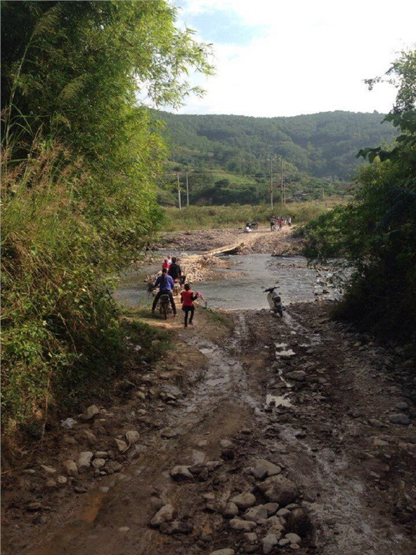 'Chết cười' học sinh lớp 5 làm văn tả cô giáo mắt long lanh, da trắng như giấy ảnh 2