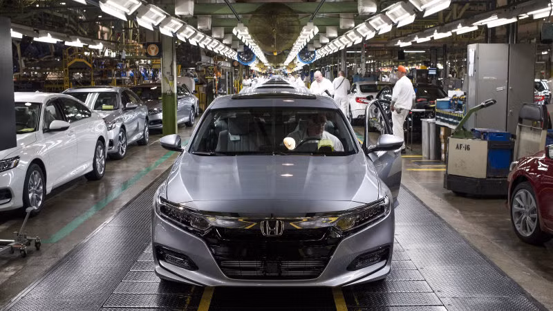 Nhu cầu suy giảm, Honda co hẹp sản xuất Accord và Civic ảnh 1