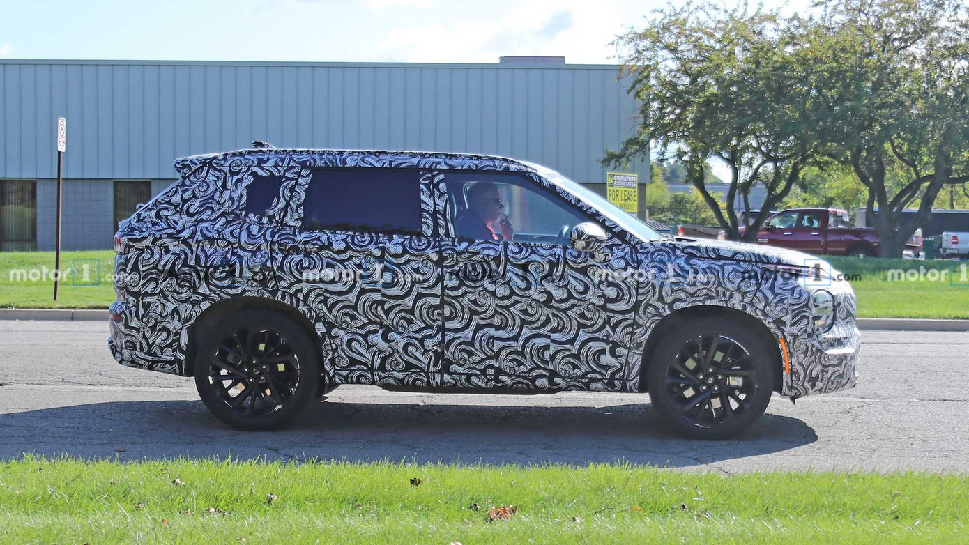 Mitsubishi Outlander thế hệ mới rò rỉ ảnh chạy thử ảnh 1