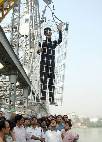 Pháp sư Ấn Độ mất tích sau khi biểu diễn ảo thuật dưới sông Hằng ảnh 2