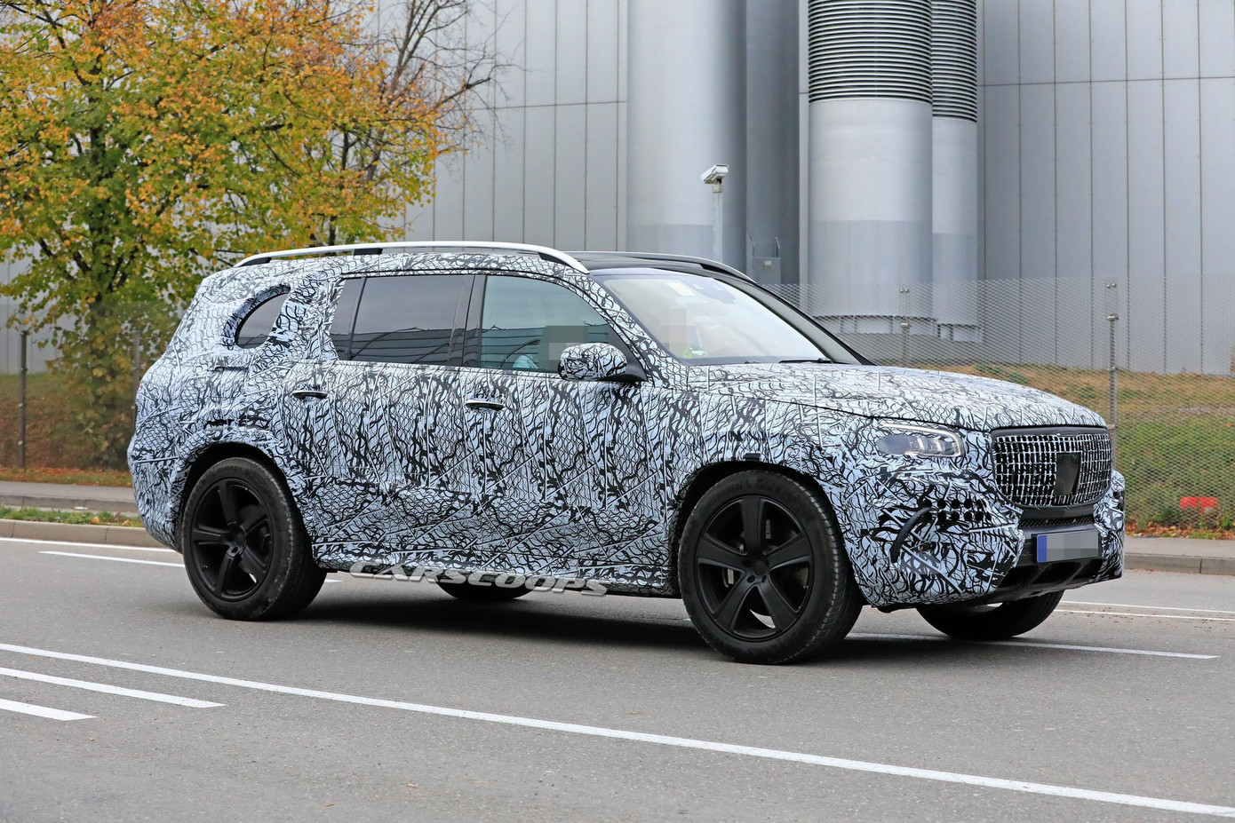 Rolls-Royce Cullinan có đối thủ xứng tầm từ Maybach ảnh 2