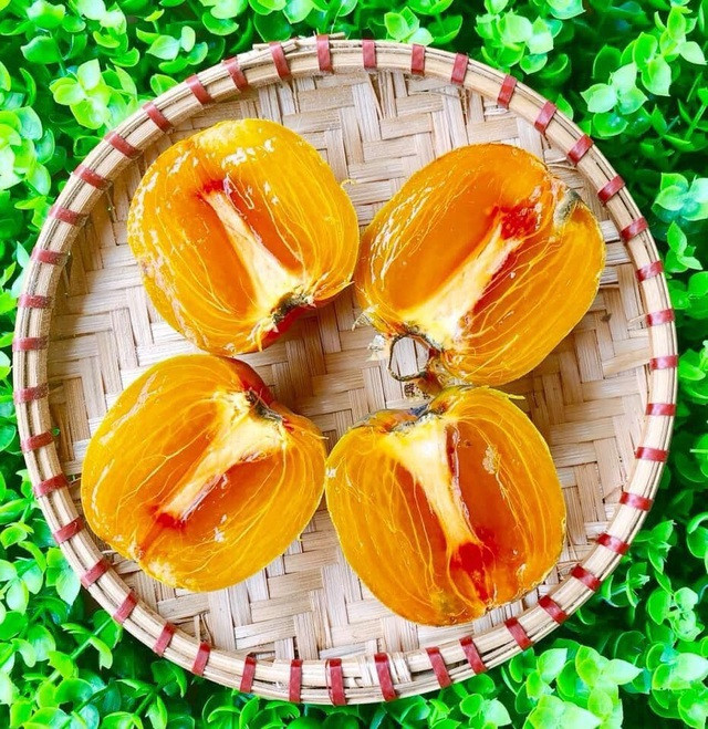 Bà Tân “Vlog” mang bánh trung thu siêu to khổng lồ lên máy bay là đúng hay sai? ảnh 2