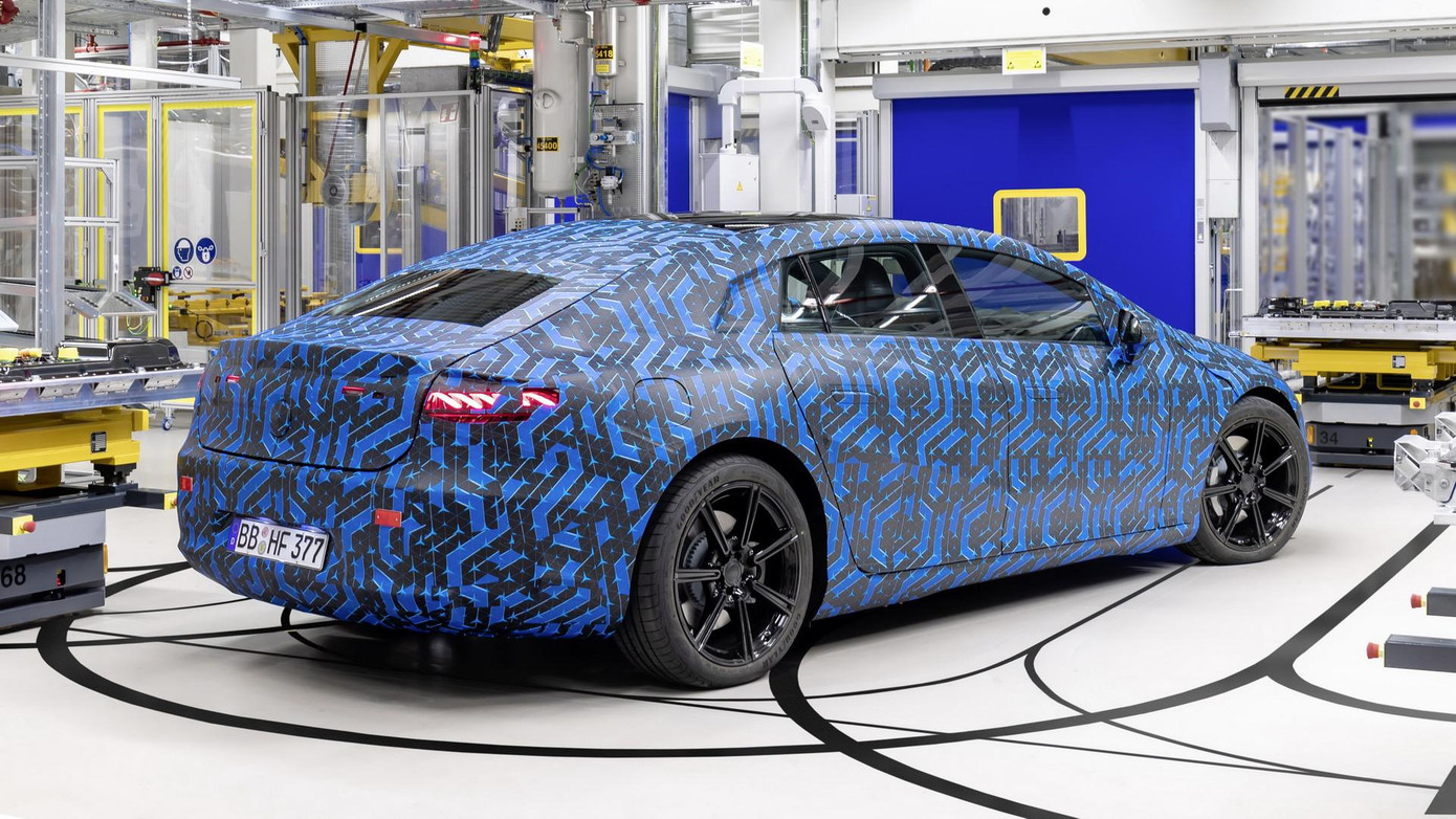 Mẫu sedan thuần điện cao cấp nhất của Mercedes-Benz sẽ ra mắt giữa tháng 4. Mẫu sedan thuần điện cao cấp nhất của Mercedes-Benz sẽ ra mắt giữa tháng 4.