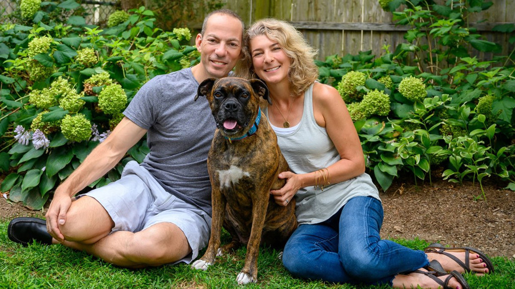 Sợ nuôi con tốn kém, các cặp vợ chồng Mỹ chăm bẵm thú cưng như con đẻ ảnh 2