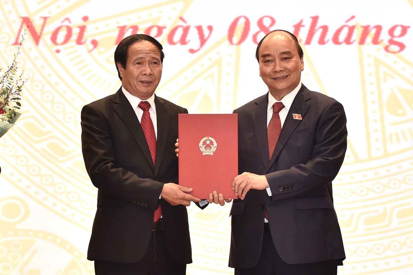 Chủ tịch nước Nguyễn Xuân Phúc trao quyết định bổ nhiệm Phó Thủ tướng Lê Văn Thành Chủ tịch nước Nguyễn Xuân Phúc trao quyết định bổ nhiệm Phó Thủ tướng Lê Văn Thành