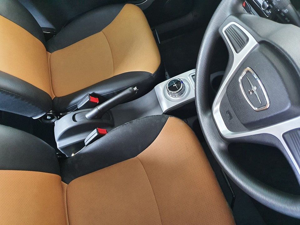 Ôtô hai chỗ ngồi đang 'gây sốt' có gì đặc sắc? ảnh 6