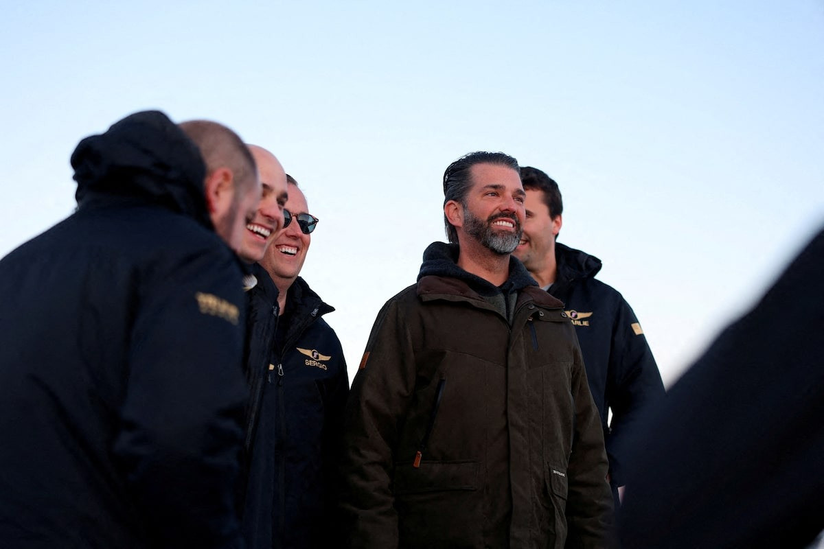 Donald Trump Jr. - con trai ông Trump thăm đảo Greenland hôm 7/1. (Ảnh: Reuters) Donald Trump Jr. - con trai ông Trump thăm đảo Greenland hôm 7/1. (Ảnh: Reuters)