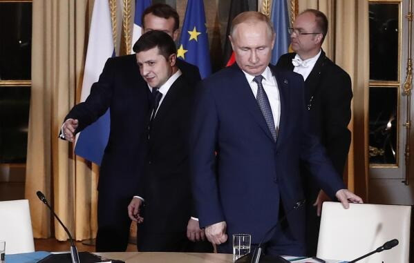 Tổng thống Nga Vladimir Putin và Tổng thống Ukraine Volodymyr Zelensky. (Ảnh: AP) Tổng thống Nga Vladimir Putin và Tổng thống Ukraine Volodymyr Zelensky. (Ảnh: AP)