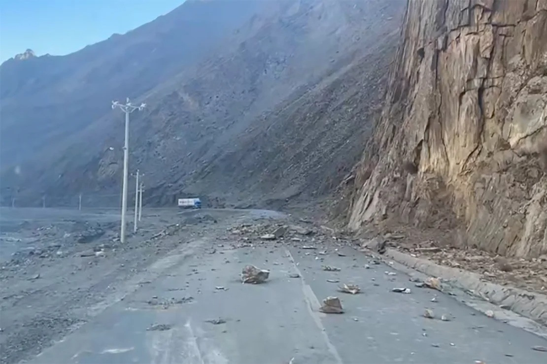 Hãng thông tấn Tân Hoa Xã đưa tin, hơn 1.500 lính cứu hỏa và nhân viên cứu hộ địa phương đã được điều động đến các khu vực bị ảnh hưởng. Hãng thông tấn Tân Hoa Xã đưa tin, hơn 1.500 lính cứu hỏa và nhân viên cứu hộ địa phương đã được điều động đến các khu vực bị ảnh hưởng.