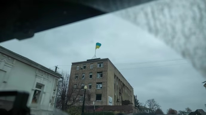 Quốc kì Ukraine ở Kupiansk. (Ảnh: Pravda) Quốc kì Ukraine ở Kupiansk. (Ảnh: Pravda)