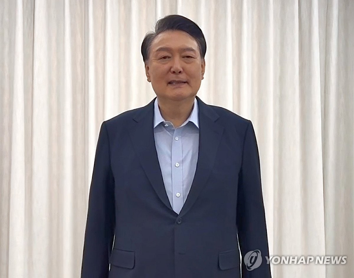 Tổng thống Hàn Quốc Yoon Suk Yeol phát biểu sáng 15/1. (Ảnh: Yonhap)