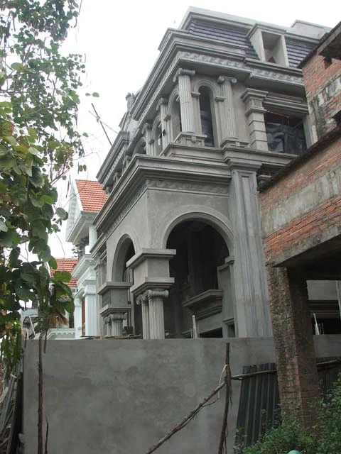 Biệt thự tại Khu đô thị Việt Hưng. Ảnh: Minh Tuấn