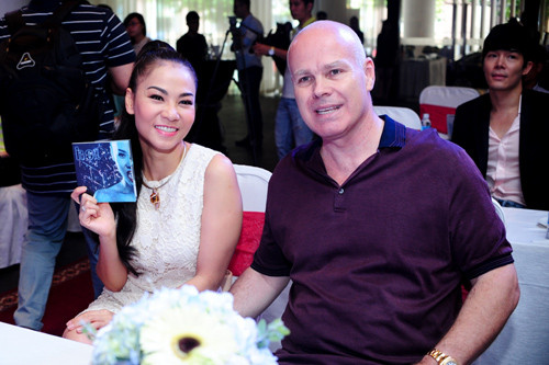 Hạnh phúc khoe single mới