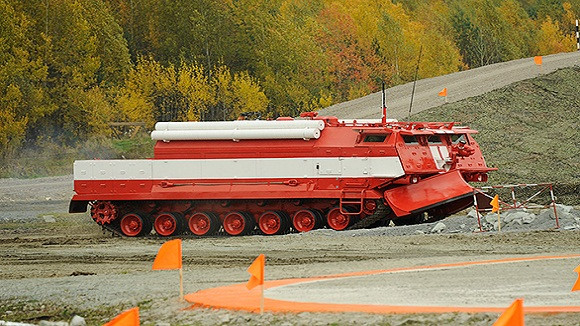 Xe tăng T-80 cứu hỏa được trình làng tại triển lãm RAE-2013