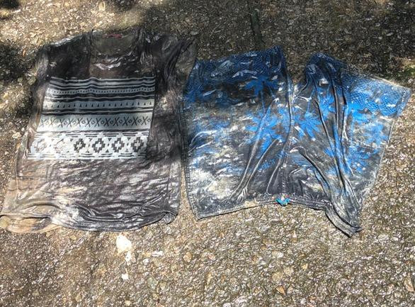 Hình ảnh quần, áo của nạn nhân. Ảnh: Công an cung cấp Hình ảnh quần, áo của nạn nhân. Ảnh: Công an cung cấp