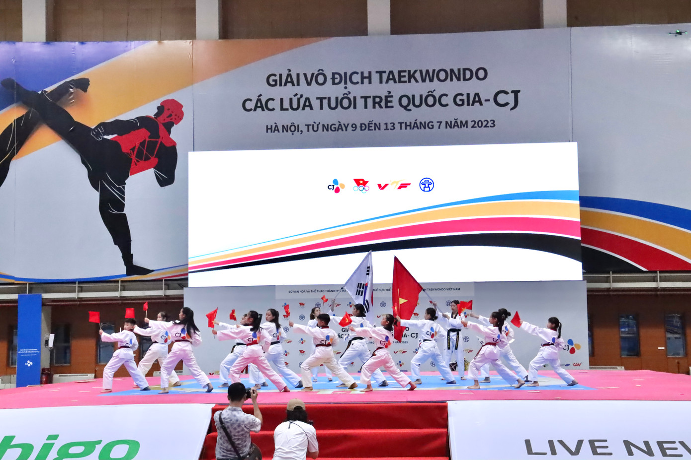 Giải vô địch Taekwondo các lứa tuổi trẻ quốc gia – CJ 2023 đã khai mạc ngày 9/7 tại Hà Nội. Giải vô địch Taekwondo các lứa tuổi trẻ quốc gia – CJ 2023 đã khai mạc ngày 9/7 tại Hà Nội.
