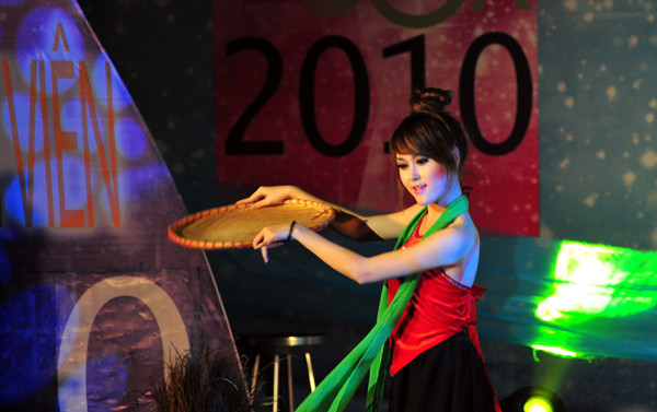 Bài múa nhiều xúc cảm đã đẹm lại chiến thắng cho Võ Thị Thúy Hằng.