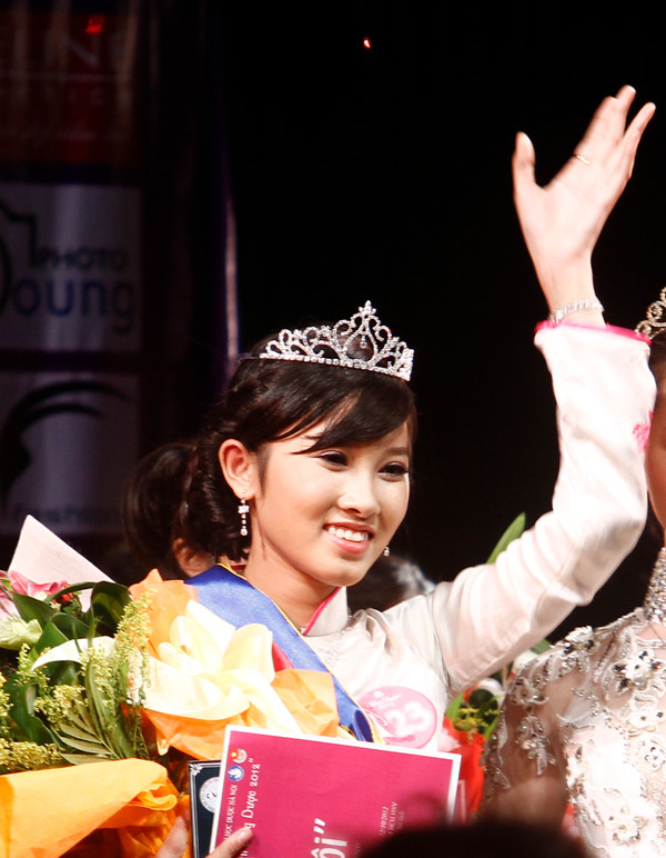 Hoa khôi ĐH Dược 2012 Phan Thị Trà Vy.