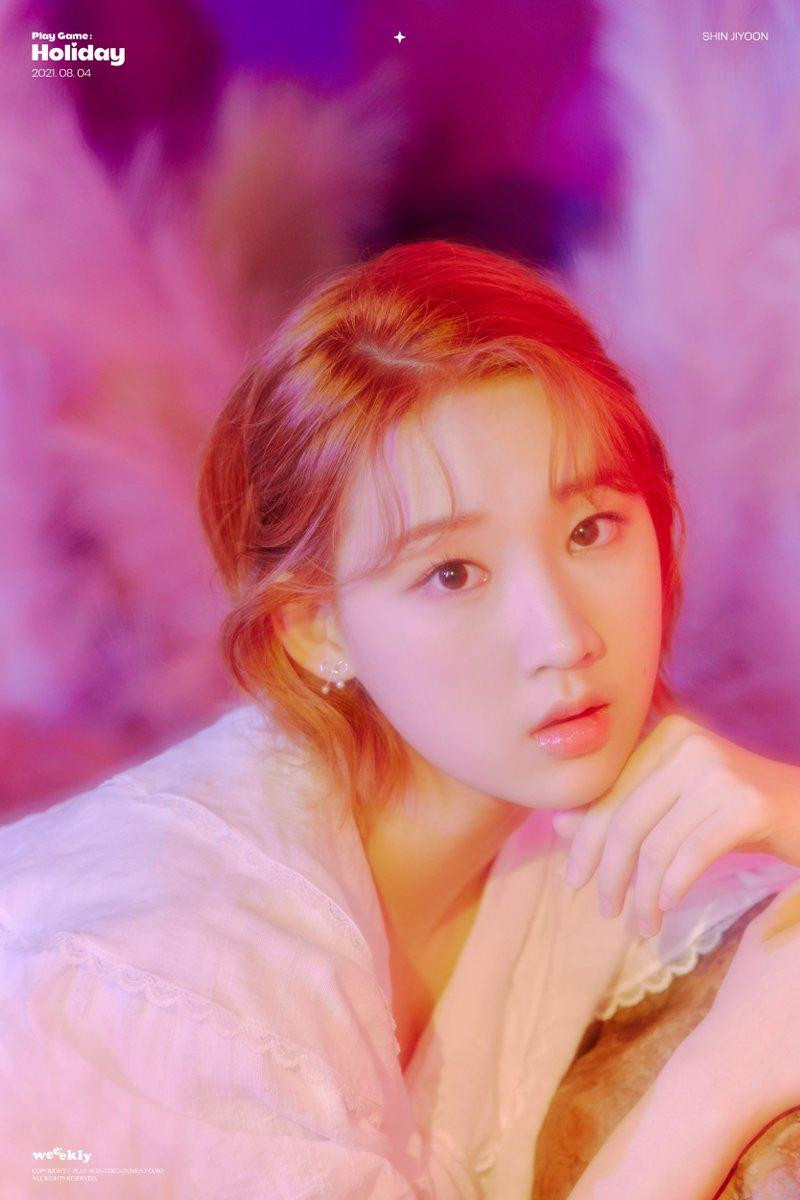 Người hâm mộ hy vọng Jiyoon sẽ nhanh chóng bình phục để Weeekly có thể tiếp tục biểu diễn với đội hình hoàn hảo nhất.