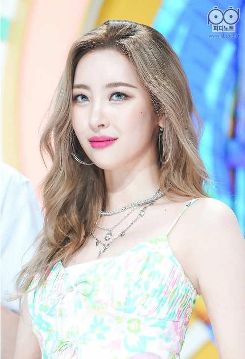 Sunmi xinh đẹp, tỏa sáng trên sân khấu. Sunmi xinh đẹp, tỏa sáng trên sân khấu.