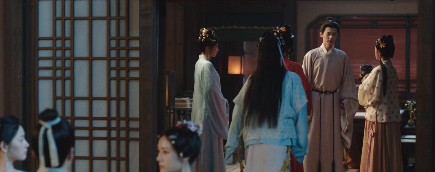 Bình an ra ngoài thì Đỗ Ngưỡng Hi gặp được Sài An (Vương Tinh Việt) và Phạm Lương Hàn (Hoàng Thánh Trì). Chàng kiếm cớ "đuổi khéo" em rể hai đi, cùng rể ba bàn kế sách. Bình an ra ngoài thì Đỗ Ngưỡng Hi gặp được Sài An (Vương Tinh Việt) và Phạm Lương Hàn (Hoàng Thánh Trì). Chàng kiếm cớ "đuổi khéo" em rể hai đi, cùng rể ba bàn kế sách.