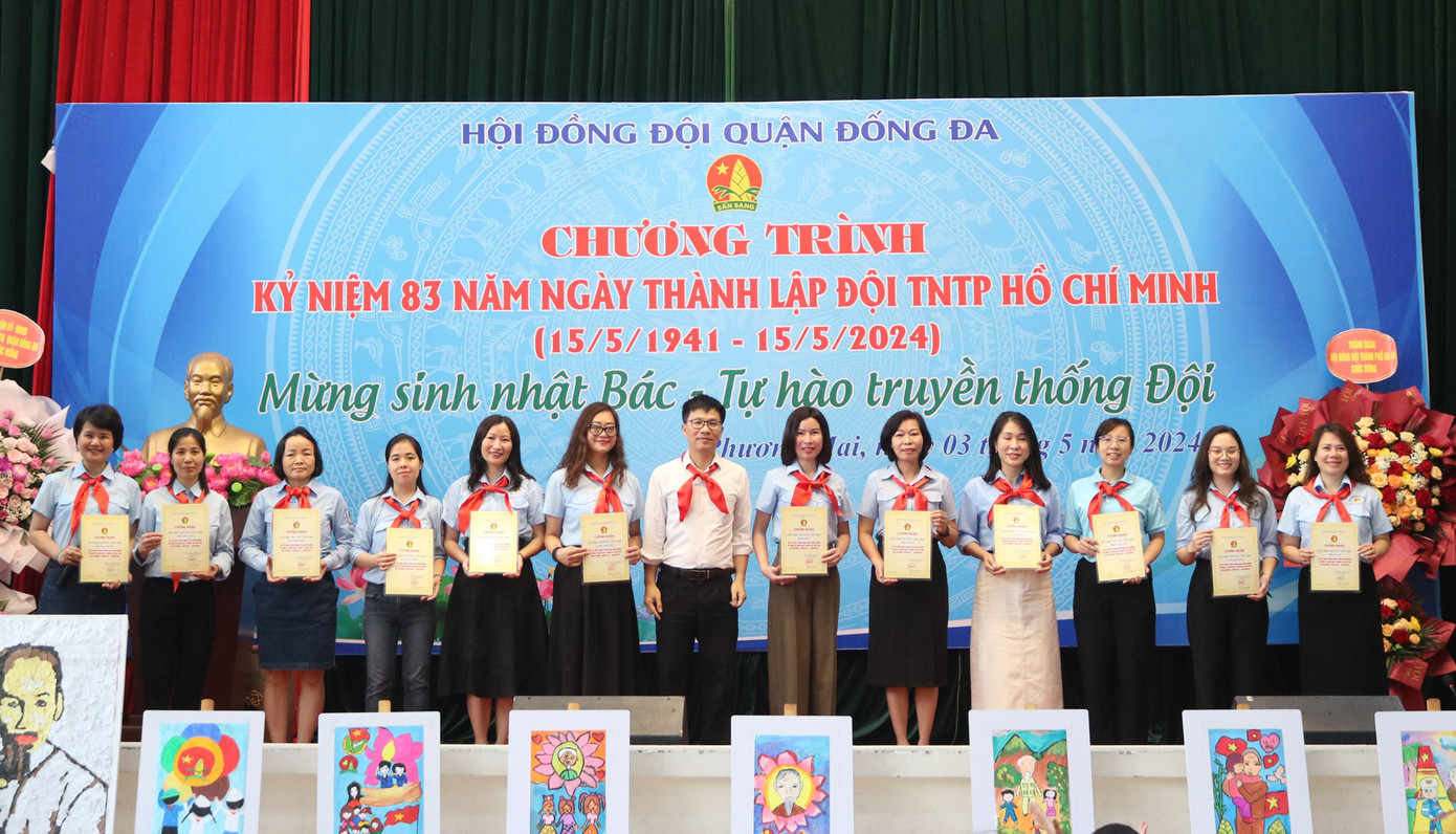 Các cô tổng phụ trách Đội đại diện các Liên đội đã tham gia tích cực các hoạt động công trình măng non thi đua chào mừng kỷ niệm 83 năm ngày thành lập Đội TNTP Hồ Chí Minh cũng nhận được giấy khen của Ban Chấp hành Quận Đoàn. Các cô tổng phụ trách Đội đại diện các Liên đội đã tham gia tích cực các hoạt động công trình măng non thi đua chào mừng kỷ niệm 83 năm ngày thành lập Đội TNTP Hồ Chí Minh cũng nhận được giấy khen của Ban Chấp hành Quận Đoàn.