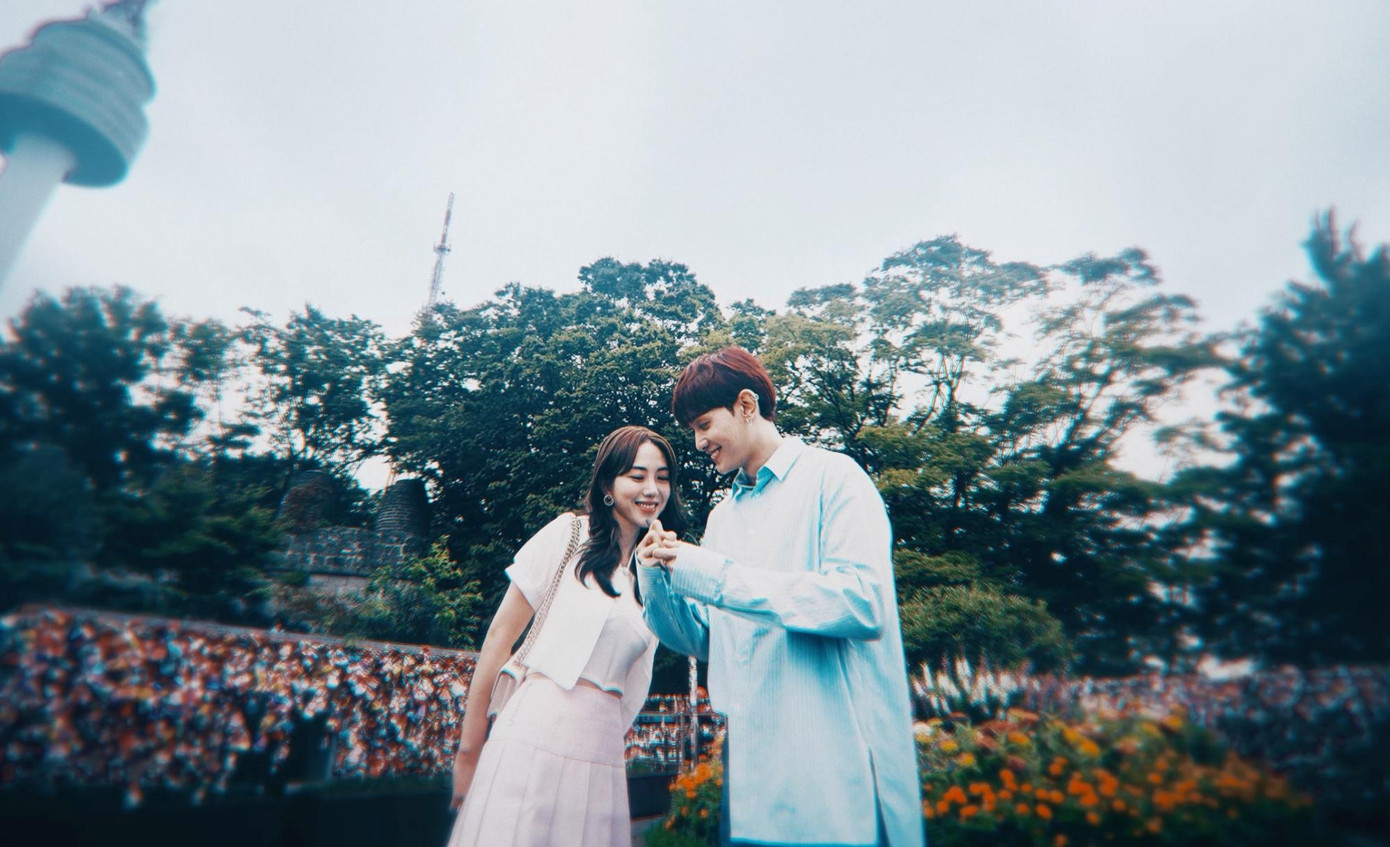 Roy Nguyễn và Mina "hẹn hò" tại địa điểm check-in nổi tiếng của các cặp đôi - Tháp Namsan. Roy Nguyễn và Mina "hẹn hò" tại địa điểm check-in nổi tiếng của các cặp đôi - Tháp Namsan.