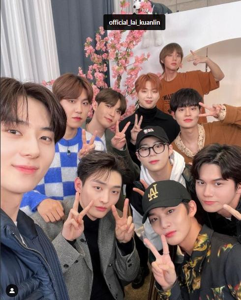 Wannable đã chờ đến 3 năm để có thể ngắm nhìn 10/11 thành viên của Wanna One đứng cùng nhau trong một khung hình. - Ảnh: @jaehwan0527 Wannable đã chờ đến 3 năm để có thể ngắm nhìn 10/11 thành viên của Wanna One đứng cùng nhau trong một khung hình. - Ảnh: @jaehwan0527