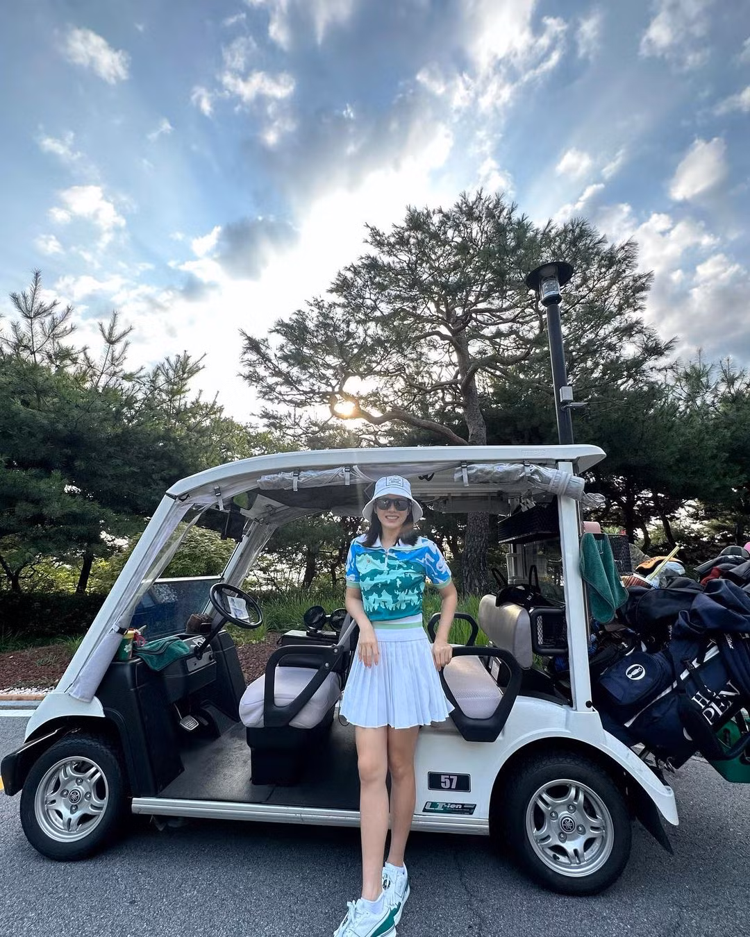 Bức ảnh do Hyun Bin chụp được Son Ye Jin khoe vào 5/8. Bức ảnh do Hyun Bin chụp được Son Ye Jin khoe vào 5/8.