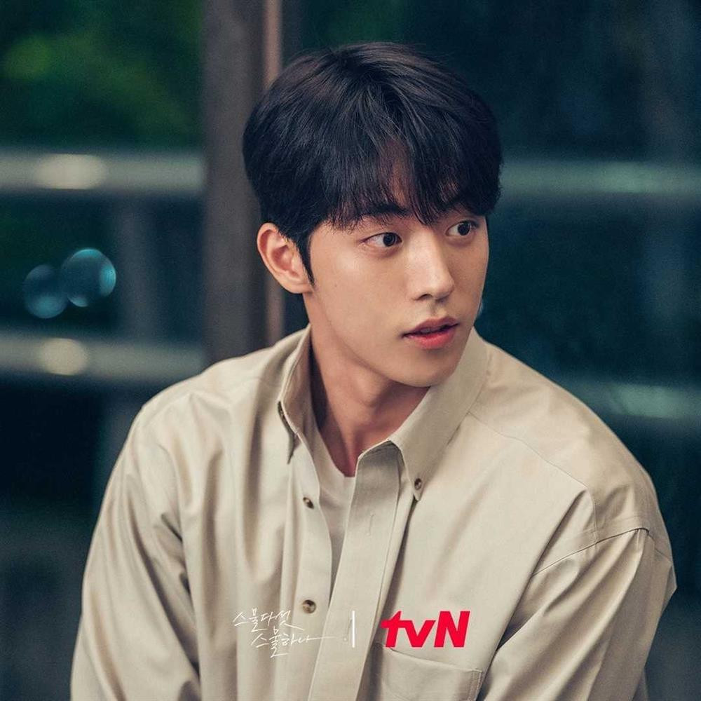 Nam Joo Hyuk nhận 6 phiếu vì tranh cãi đời tư làm ảnh hưởng đến dự án phim. Lý do này khiến cư dân mạng bật cười vì rõ ràng tranh cãi bạo lực học đường của nam diễn viên được hàng loạt đồng nghiệp lẫn bạn học cũ bênh vực. Nam Joo Hyuk nhận 6 phiếu vì tranh cãi đời tư làm ảnh hưởng đến dự án phim. Lý do này khiến cư dân mạng bật cười vì rõ ràng tranh cãi bạo lực học đường của nam diễn viên được hàng loạt đồng nghiệp lẫn bạn học cũ bênh vực.
