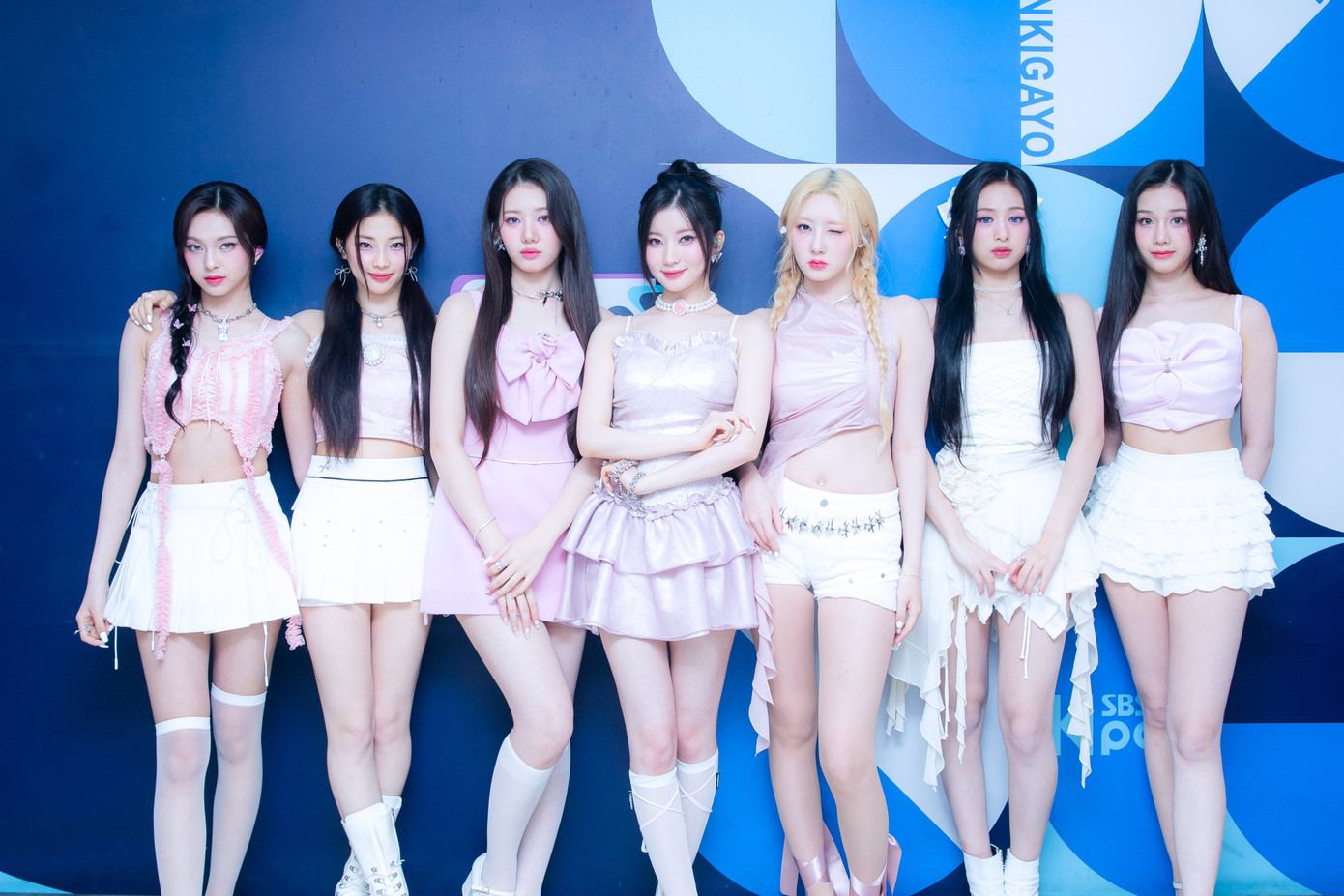 Một số cư dân mạng lo ngại, YG Ent cho ra mắt nhóm nhạc mới quá sớm sẽ ảnh hưởng tới việc định hướng hoạt động của BABYMONSTER. Một số cư dân mạng lo ngại, YG Ent cho ra mắt nhóm nhạc mới quá sớm sẽ ảnh hưởng tới việc định hướng hoạt động của BABYMONSTER.