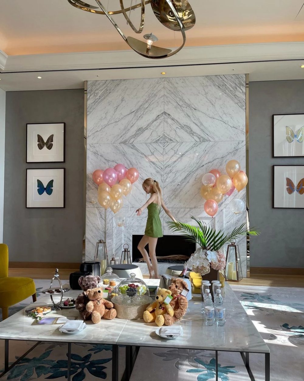 Loạt ảnh "check-in" tại khách sạn từng gây bão cõi mạng được Rosé đăng tải hồi năm 2021. Loạt ảnh "check-in" tại khách sạn từng gây bão cõi mạng được Rosé đăng tải hồi năm 2021.