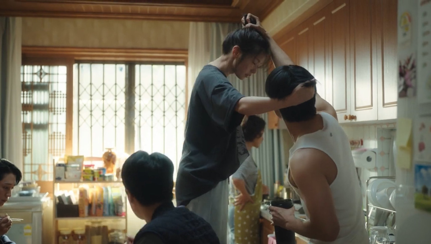 Dong Jin và Seok Ryu là ví dụ cho cặp chị em hở ra là &quot;tác động vật lý&quot; nhau, sơ hở là cà khịa khiến phụ huynh &quot;điên đầu&quot;.