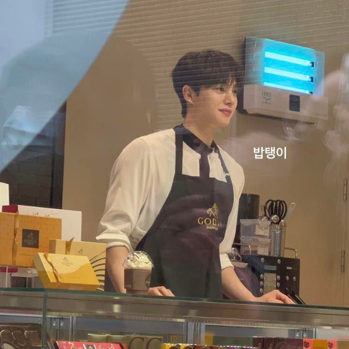 Ảnh: @funnyidol_news Ảnh: @funnyidol_news