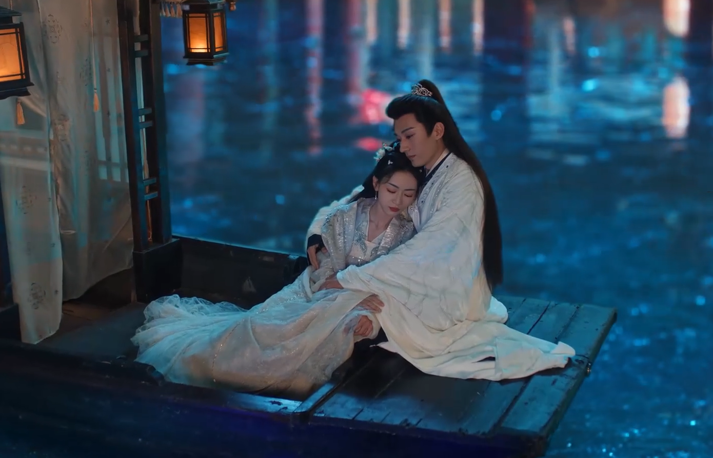 Cảnh vương là người duy nhất hiểu nỗi nhớ cha mẹ, cũng biết ngày sinh thần thật sự của Mi Lâm.