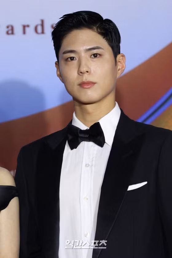 Park Bo Gum vẫn giữ vững phong độ hậu xuất ngũ. Đây là hoạt động đầu tiên, cũng như là lần lộ diện chính thức của nam diễn viên sau khi hoàn thành nghĩa vụ quân sự.