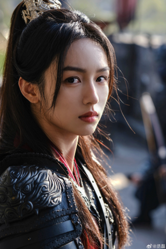 Loạt ảnh tạo hình giả trai, mặc áo giáp của Châu Dã nhận được phản hồi tốt. Tuy nhiên, thiện cảm của khán giả với cô giảm mạnh sau tranh cãi "mặt lạnh". Lần trở lại với Cẩm Nguyệt Như Ca là bước đi không cho phép Châu Dã để lộ khuyết điểm lớn. Loạt ảnh tạo hình giả trai, mặc áo giáp của Châu Dã nhận được phản hồi tốt. Tuy nhiên, thiện cảm của khán giả với cô giảm mạnh sau tranh cãi "mặt lạnh". Lần trở lại với Cẩm Nguyệt Như Ca là bước đi không cho phép Châu Dã để lộ khuyết điểm lớn.