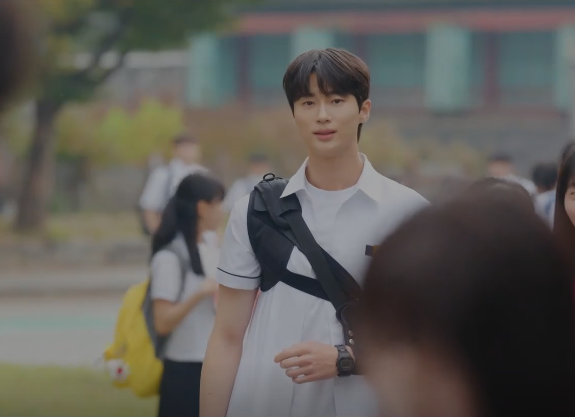 Đúng lúc Sun Jae lại gặp trúng lúc này, nghe được Sol đồng ý. Cậu bất ngờ và tổn thương vì trước đó Sol đã nói không có tình cảm với Tae Sung, thậm chí tối qua Sun Jae còn vừa tỏ tình. Đúng lúc Sun Jae lại gặp trúng lúc này, nghe được Sol đồng ý. Cậu bất ngờ và tổn thương vì trước đó Sol đã nói không có tình cảm với Tae Sung, thậm chí tối qua Sun Jae còn vừa tỏ tình.