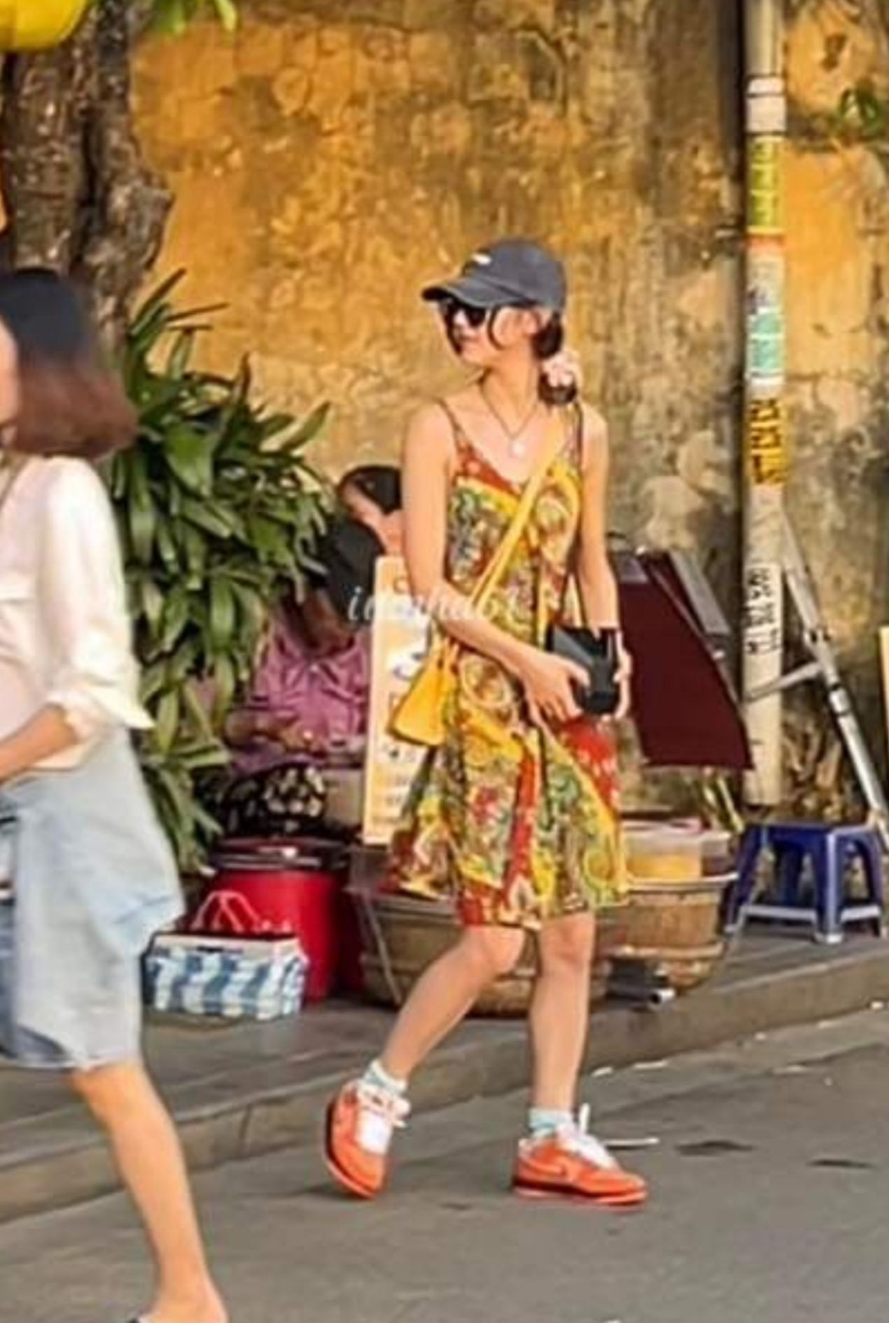 Danielle được bắt gặp ở Hội An.