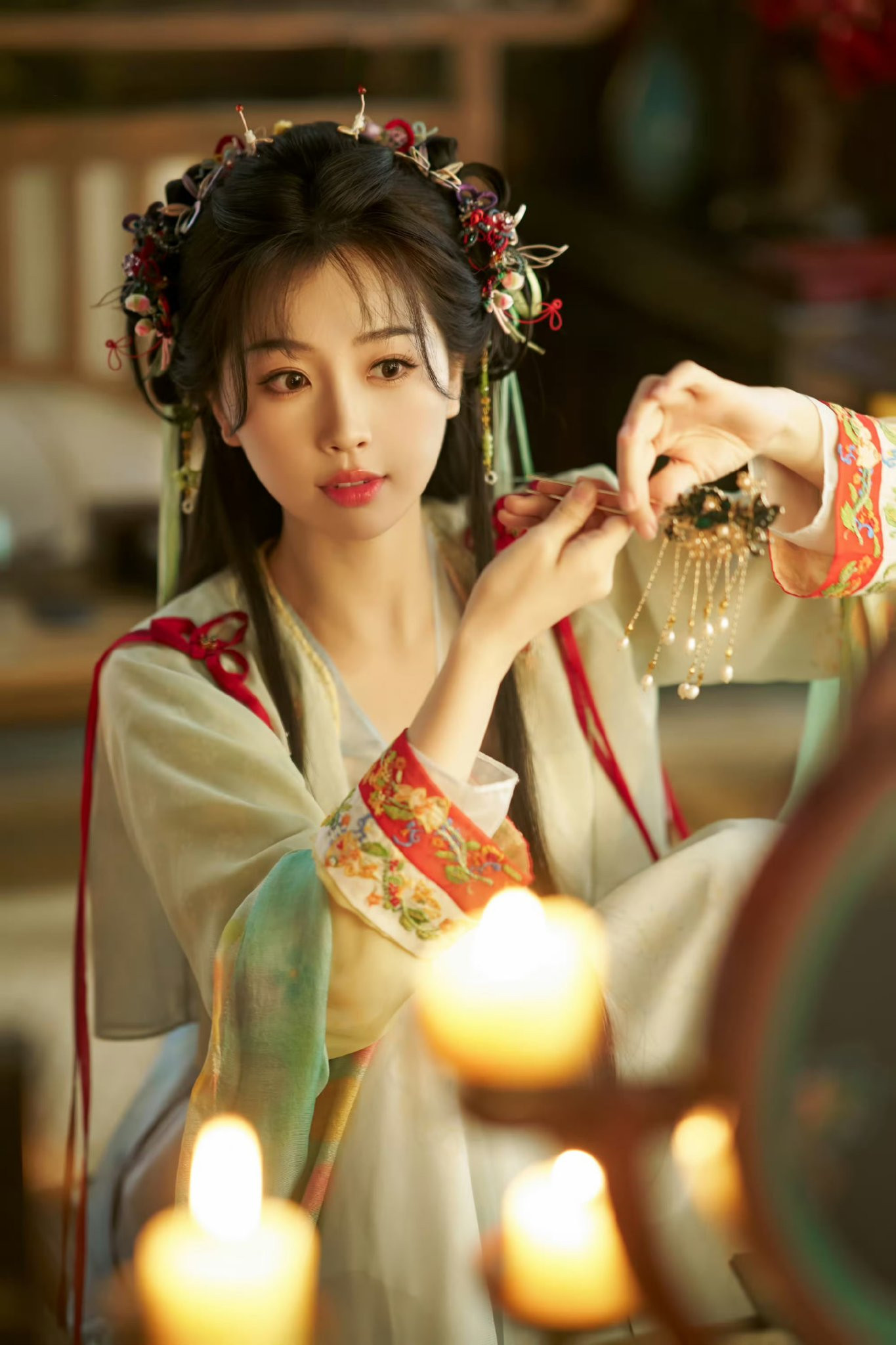 Lăng Diệu Diệu ngọt ngào, dễ thương nhưng cũng là nhân vật có chiều sâu, được khán giả nhận xét là sát với Ngu Thư Hân ngoài đời. Lăng Diệu Diệu ngọt ngào, dễ thương nhưng cũng là nhân vật có chiều sâu, được khán giả nhận xét là sát với Ngu Thư Hân ngoài đời.