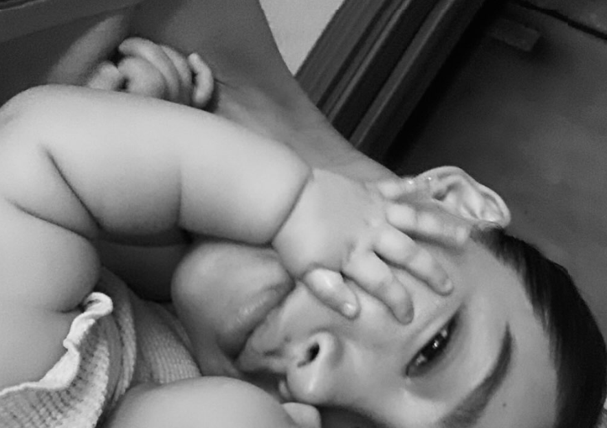 Moon Gabi đăng ảnh cùng em bé, xác nhận có con vào 2 ngày trước. Moon Gabi đăng ảnh cùng em bé, xác nhận có con vào 2 ngày trước.